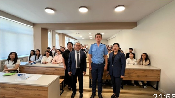 С участием представителей Каратауской районной прокуратуры состоялась встреча с студентами 1 курса на тему «Егемен ел – жаркое будущее».