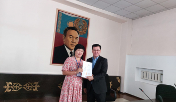 Шымкент университетінде «Мәдениет ерекшеліктері – Қытай Пекин операсы» курсының тыңдаушыларына сертификаттар салтанатты түрде табыс етілді