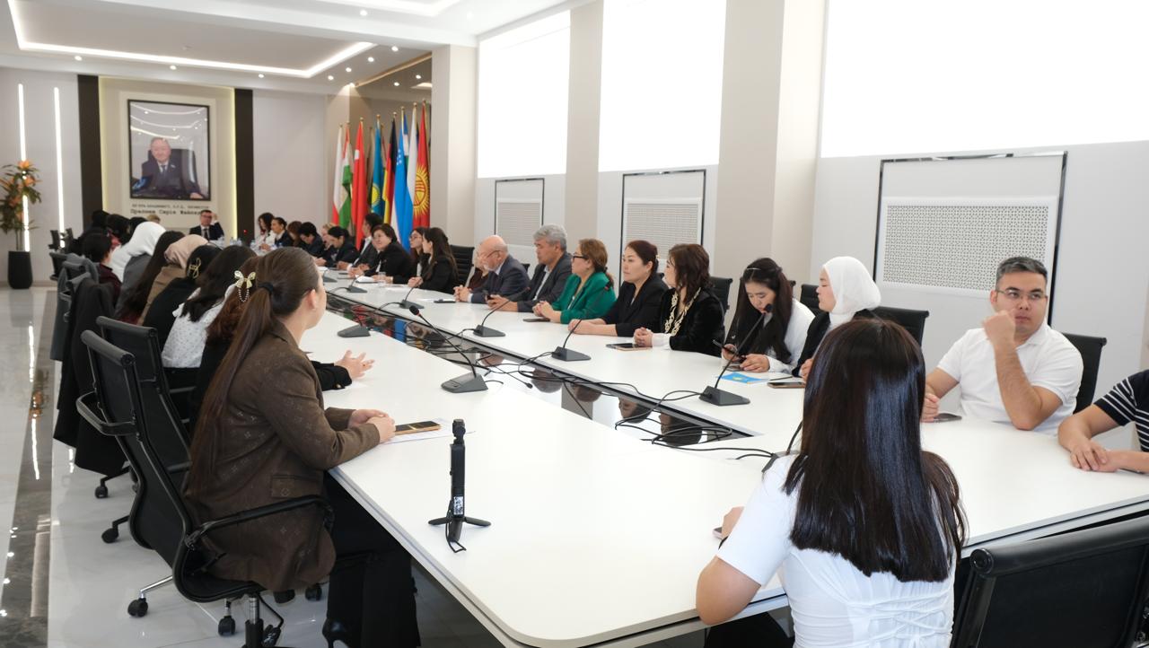 В Шымкентском университете прошла международная студенческая научно-практическая конференция